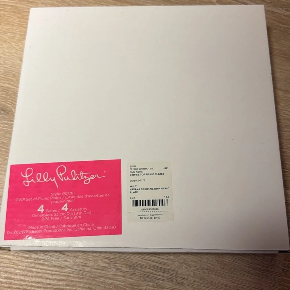 Lilly Pulitzer picnic plate set of 4 in multi Havana cocktail print NWT in box